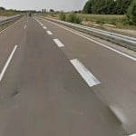 Pomurska avtocesta, izvoz Lendava: Trčil v zaščitno ograjo, avto za njim pa v žensko