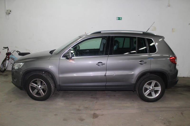 Pomurska avtocesta: Policisti odkrili ukraden VW Tiguan