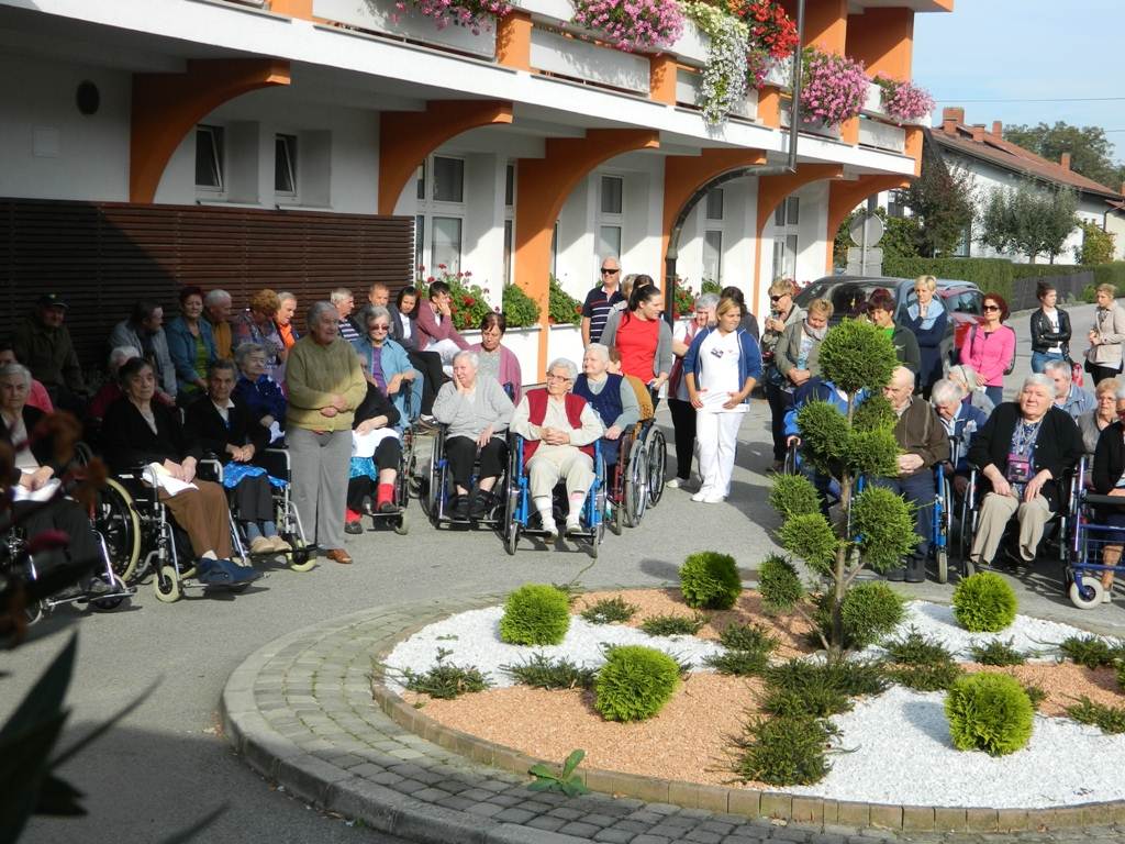 FOTO: Medgeneracijsko srečanje v domu starejših Lendava