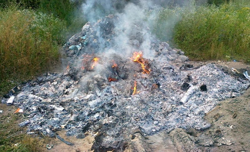 V Dobrovniku se soočajo s težavo kurjenja smeti V Dobrovniku se soočajo s težavo kurjenja smeti