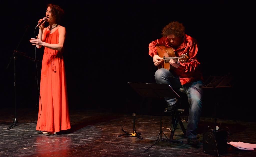VIDEO, FOTO: Duo Ponte navdušil na odru Gledališke in koncertne dvorane