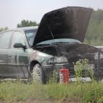 FOTO: Požar na vozilu: Ogenj ukrotil voznik mimovozečega vozila