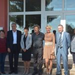 Ministrica za izobraževanje znanost in šport na ogledu osnovne šole Bogojina