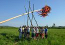 Zakaj postavljamo mlaje in kurimo kresove?