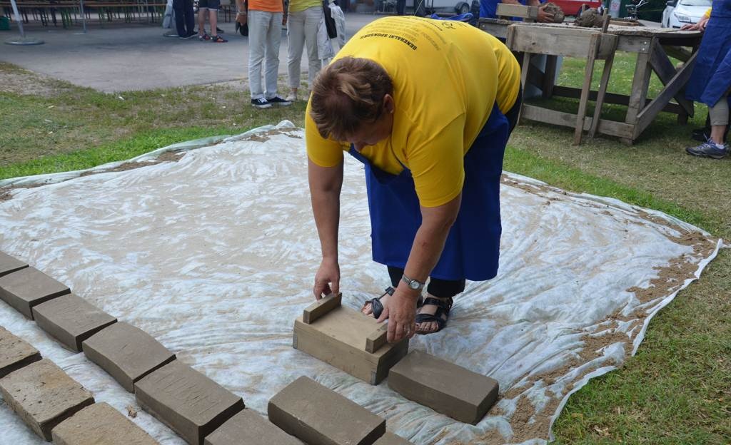 FOTO: S ciglasrkimi dnevi se je zaključil Pomurski športni festival, na odru zadoneli ritmi ansambla Saša Avsenika FOTO: S ciglasrkimi dnevi se je zaključil Pomurski športni festival, na odru zadoneli ritmi ansambla Saša Avsenika