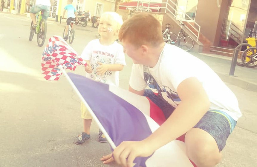 Dobre zgodbe: FOTO: Majhni Ivan iz Lendave in francoski navijač