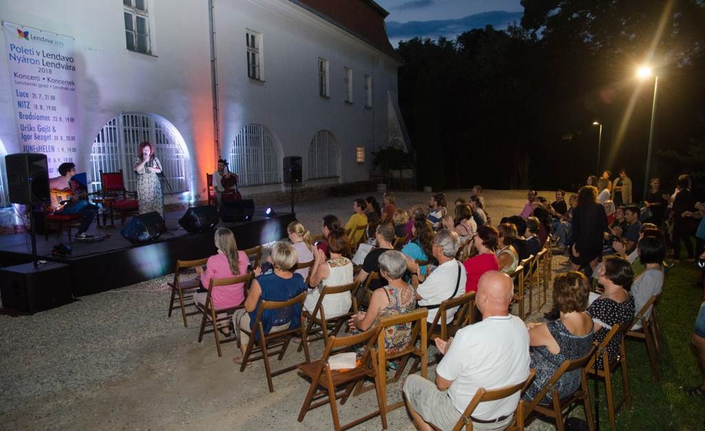 FOTO: Luce na lendavskem gradu