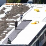 FOTO: Drugi dan poletnega tabora v romskem naselju v Dolgi vasi FOTO: Sanacijska dela na strehi DOŠ II že potekajo