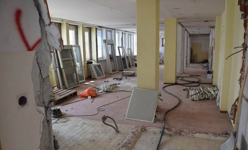 FOTO: Prenova zgradbe lendavske upravne enote poteka po načrtih