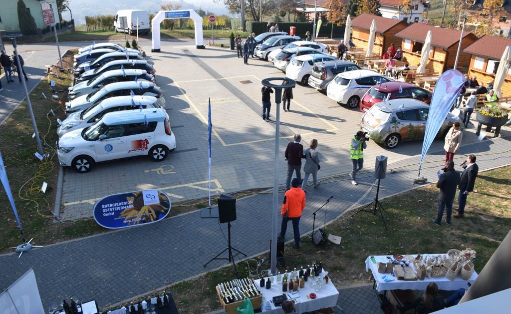 VIDEO, FOTO: E-via – Rally: Iz Murske Sobote električna vozila prispela do Vinariuma, za tem krenila naprej