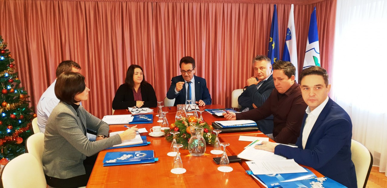 Župani pomurskega regijskega sveta za aktivno sodelovanje z vlado