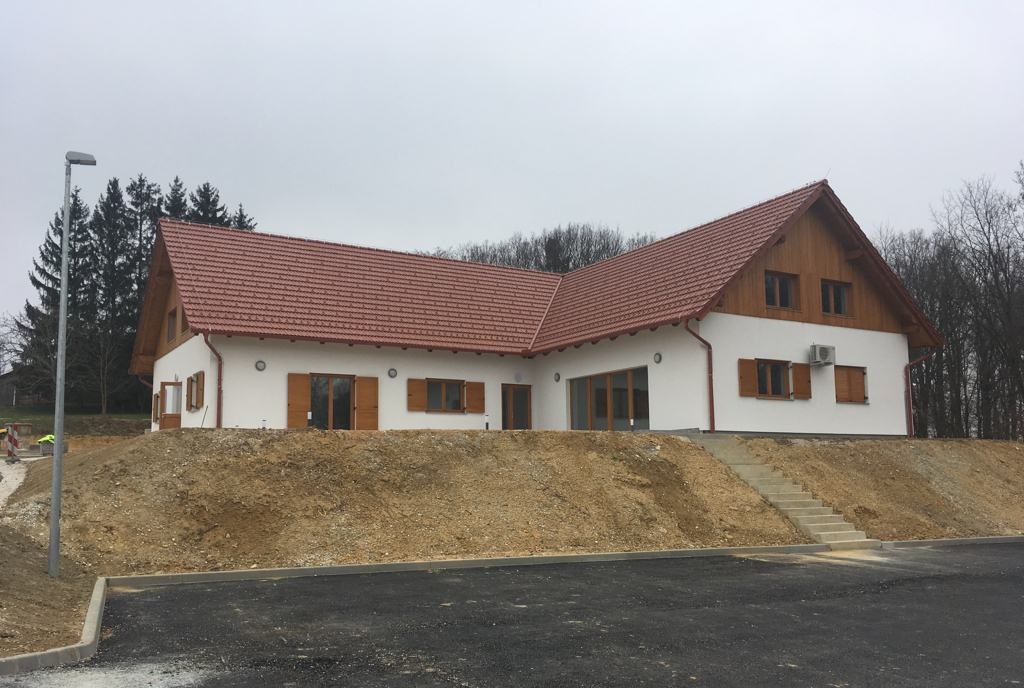 FOTO: Vaški dom v Lendavskih Goricah tik pred odprtjem