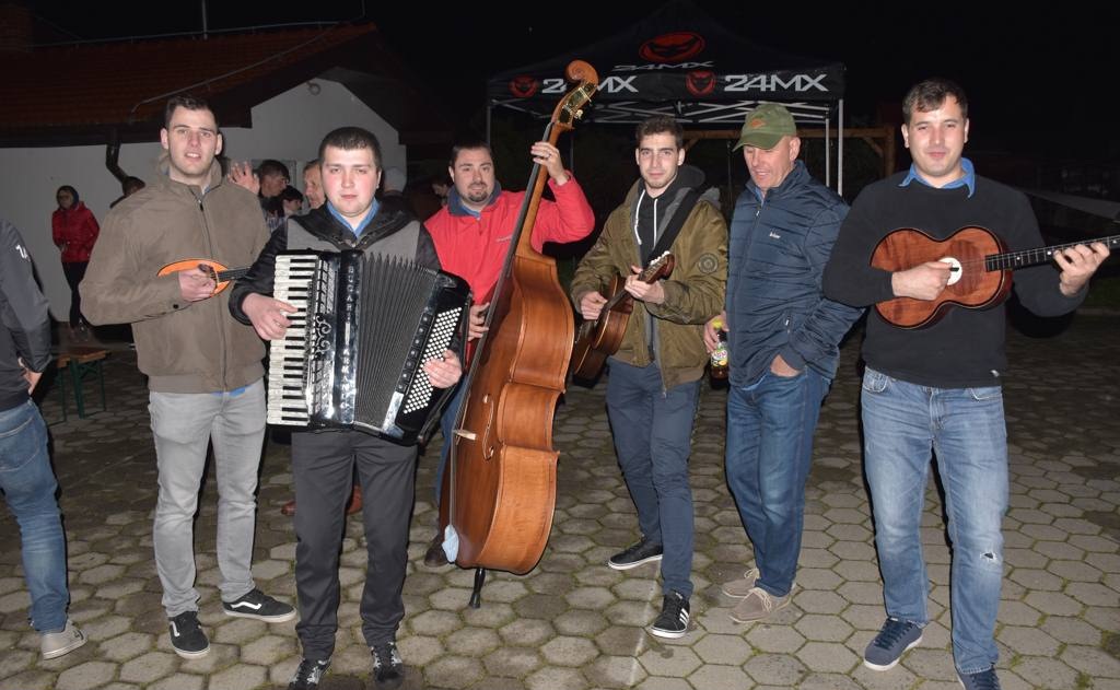 VIDEO, FOTO: Postavitev mlaja, kresovanje in 70. obletnica NK Čentiba