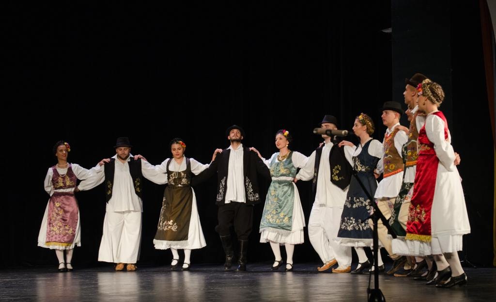 FOTO: Dan srbske kulture v Gledališki in koncertni dvorani Lendava FOTO: Dan srbske kulture v Gledališki in koncertni dvorani Lendava