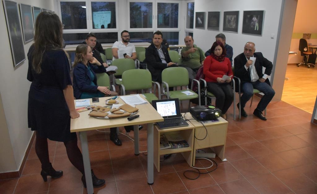 FOTO: Dobrodelni projekt: Del starega mestnega jedra Lendave bo izdelan iz medenjakov! FOTO: Dobrodelni projekt: Del starega mestnega jedra Lendave bo izdelan iz medenjakov!