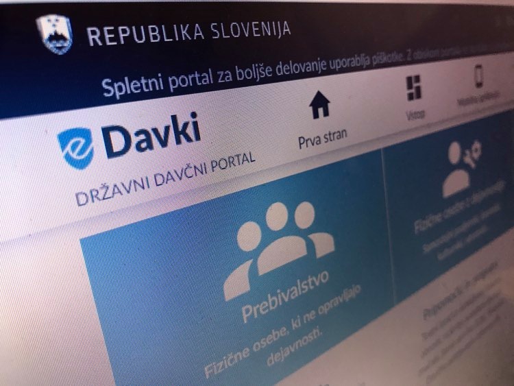 Koronavirus: Kako do pridobitve temeljnega dohodka in oprostitve plačila prispevkov?