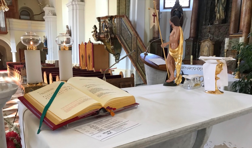 Kristjani praznujejo veliko noč, največji krščanski praznik Kristjani praznujejo veliko noč, največji krščanski praznik