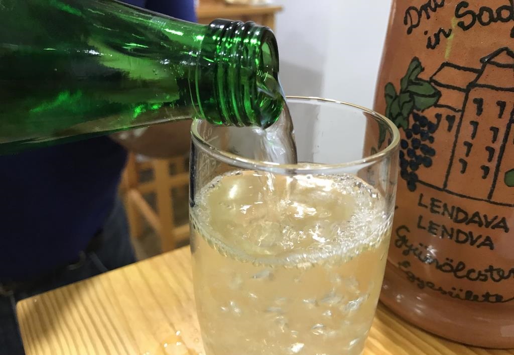 V marcu in aprilu: Izveden bo poostren nadzor prodaje alkoholnih pijač ter tobačnih in povezanih izdelkov mladoletnikom