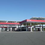 Petrol Pince: Voznik tovornega vozila poškodoval napravo za točenje goriva