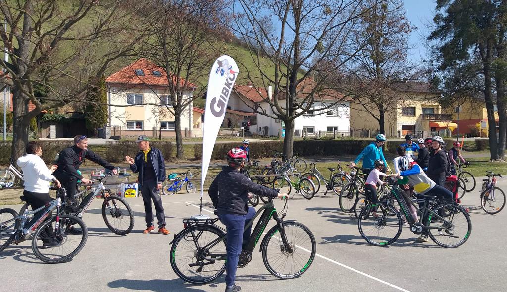 VIDEO, FOTO: Gibko zbiral kilometre s kolesom