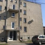 Lendava: Otrok padel iz stanovanjskega bloka na Glavni ulici 5