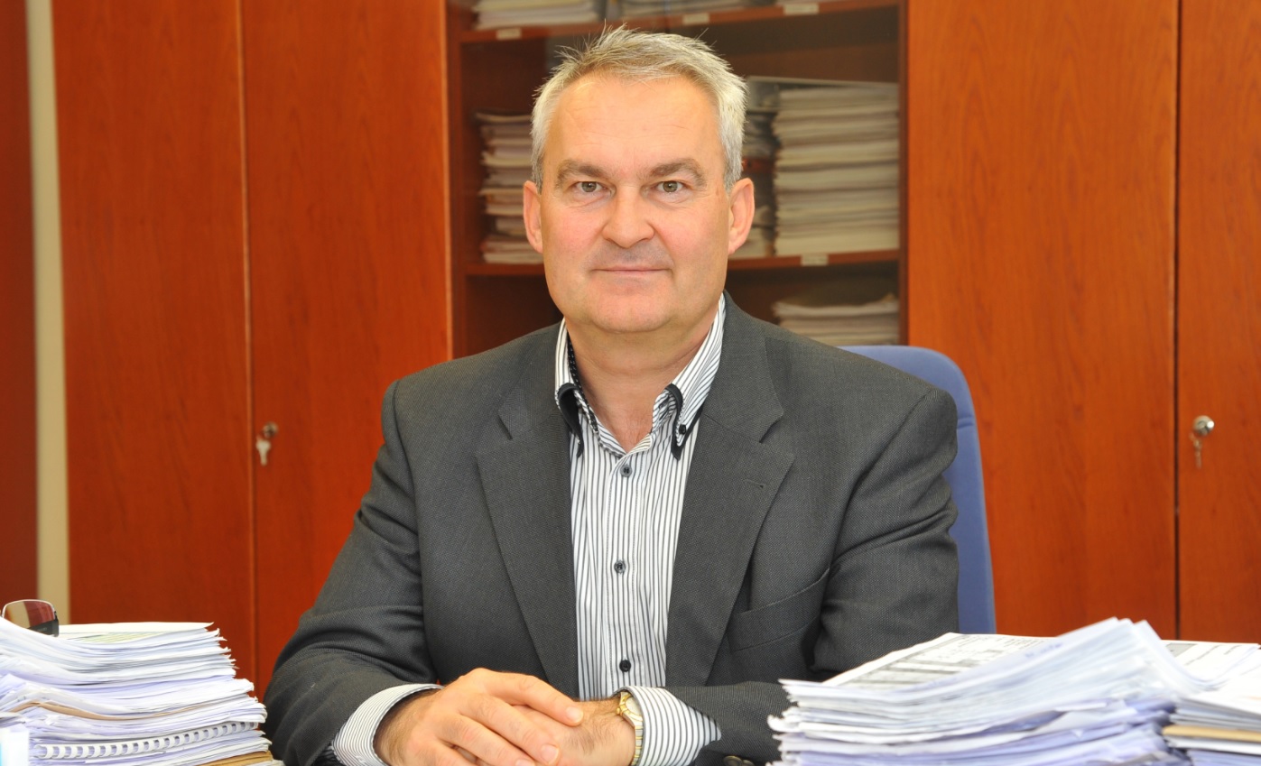 Finančniku regijske bolnišnice brez tožilca pač niso mogli soditi Finančniku regijske bolnišnice brez tožilca pač niso mogli soditi