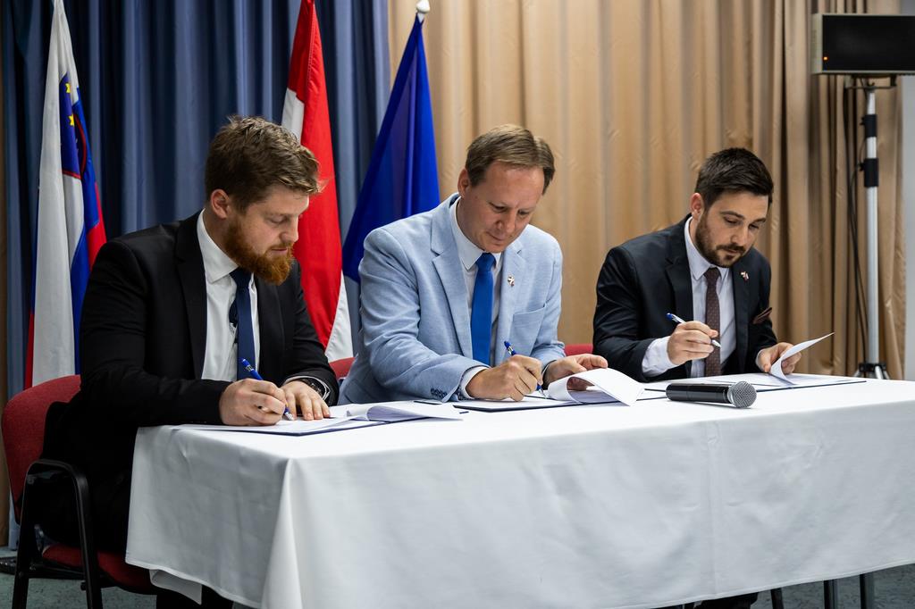 FOTO: Monošter: Podpisan sporazum o sodelovanju FOTO: Monošter: Podpisan sporazum o sodelovanju