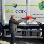 FOTO: Temelji startne lokacije projekta Zipline zabetonirani! Lendavsko javno podjetje Eko-Park včeraj prejelo novo sodobno smetarsko vozilo ter ob tem predstavilo tudi nov slogan