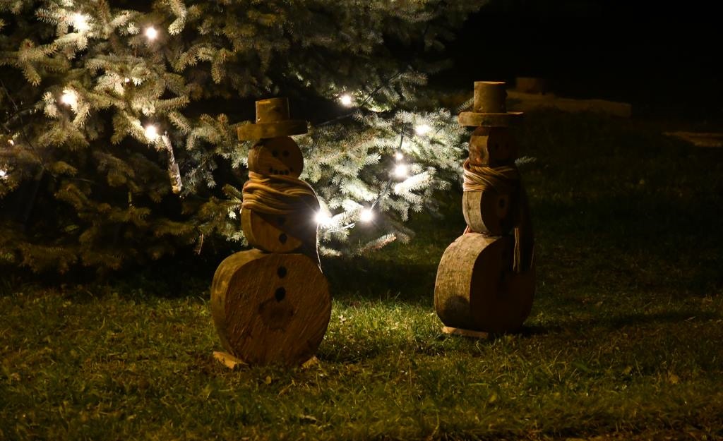 FOTO: Tako so po krajevnih skupnostih poskrbeli za praznično okrasitev