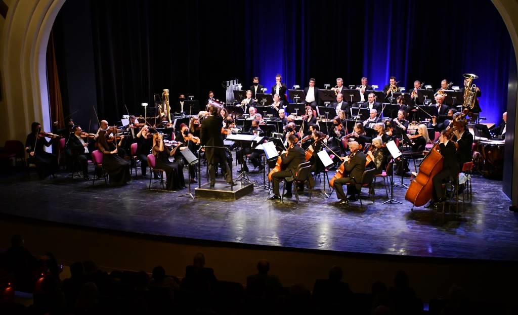 VIDEO, FOTO: Božično-novoletni koncert Simfoničnega orkestra SNG Maribor