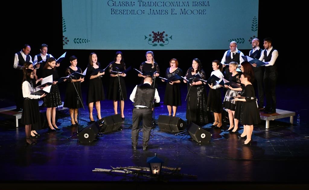VIDEO, FOTO: Balzam za uho in dušo na Božičnem koncertu KPZ Vita Lendava