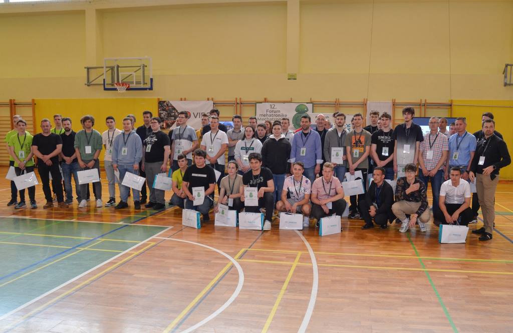 FOTO: Na Dvojezični srednji šoli Lendava se je odvil 12. Forum mehatronike FOTO: Na Dvojezični srednji šoli Lendava se je odvil 12. Forum mehatronike