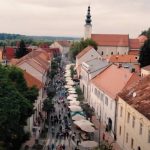 FOTO: Čebelarsko društvo Lendava poskrbelo za zasaditev lip med Petišovci in Benico Včeraj so se tudi uradno pričele aktivnosti za priljubljeno kulinarično prireditev Bogračfest