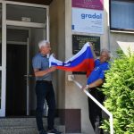 VIDEO, FOTO: Odkrili spominsko ploščo na stavbi nekdanje milice v Lendavi