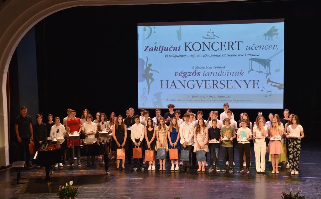 FOTO: Zaključni koncert učencev, ki zaključujejo nižjo in višjo stopnjo glasbene šole Lendava