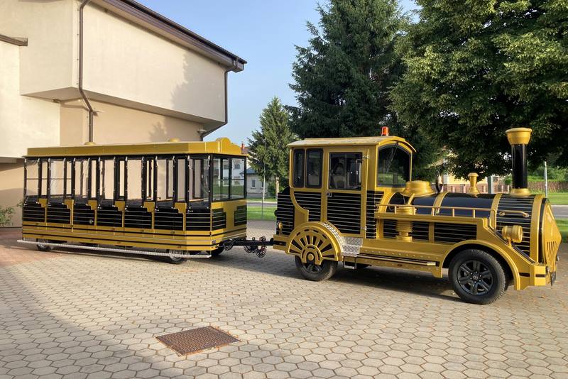 Na Hodoš in v Dobrovnik že prispeli novi turistični vlakci