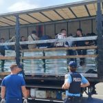 Huda prometna nesreča v Nedelici pred več kot letom: 22-letnik priznal očitano mu kaznivo dejanje Turnišče: V tovornem vozilu prevažala kar 62 tujcev; policisti tujko v fazi rojevanja pospremili v regijsko bolnišnico