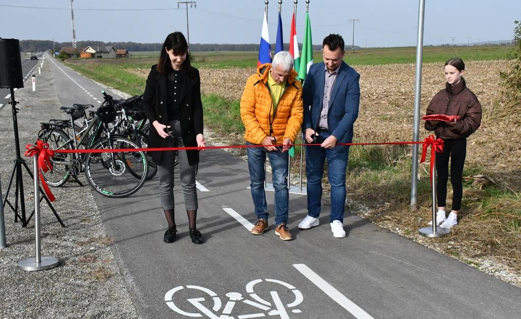 FOTO: Včeraj tudi uradno svojemu namenu predali kolesarsko stezo na relaciji Genterovci–Radmožanci FOTO: Včeraj tudi uradno svojemu namenu predali kolesarsko stezo na relaciji Genterovci–Radmožanci