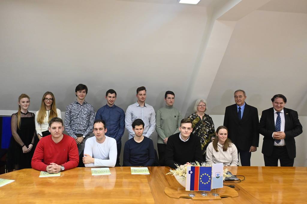 FOTO: Moravske Toplice: Skupaj s Pomursko izobraževalno fundacijo podelili 28 štipendij FOTO: Moravske Toplice: Skupaj s Pomursko izobraževalno fundacijo podelili 28 štipendij