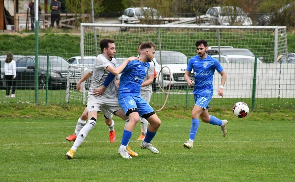 FOTO: Nesrečni zaključek srečanja v Dolgi vasi in slavje gostov FOTO: Nesrečni zaključek srečanja v Dolgi vasi in slavje gostov