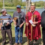 V Splošni bolnišnici Murska Sobota so zapeli s srci FOTO: Ribiški car je postal Teodor Gyurica iz Doline pri Lendavi