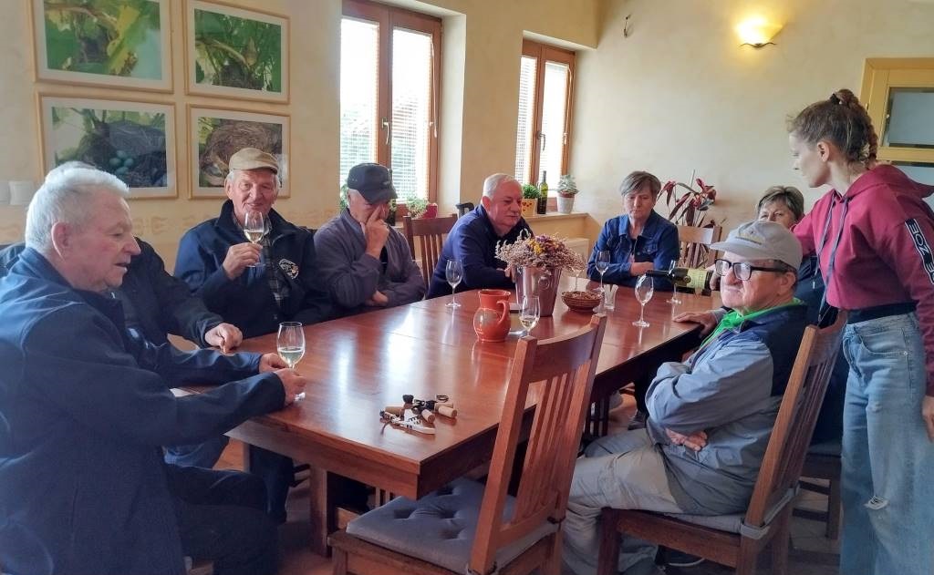 FOTO: Člani Društva vinogradnikov in sadjarjev Lendava so se podali na izlet na “Međimurski vinski cesti” FOTO: Člani Društva vinogradnikov in sadjarjev Lendava so se podali na izlet na “Međimurski vinski cesti”