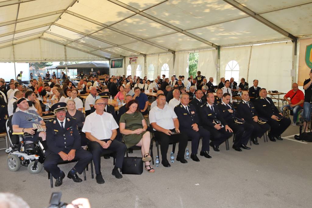FOTO: Gasilci iz Turnišča obeležili stoti jubilej