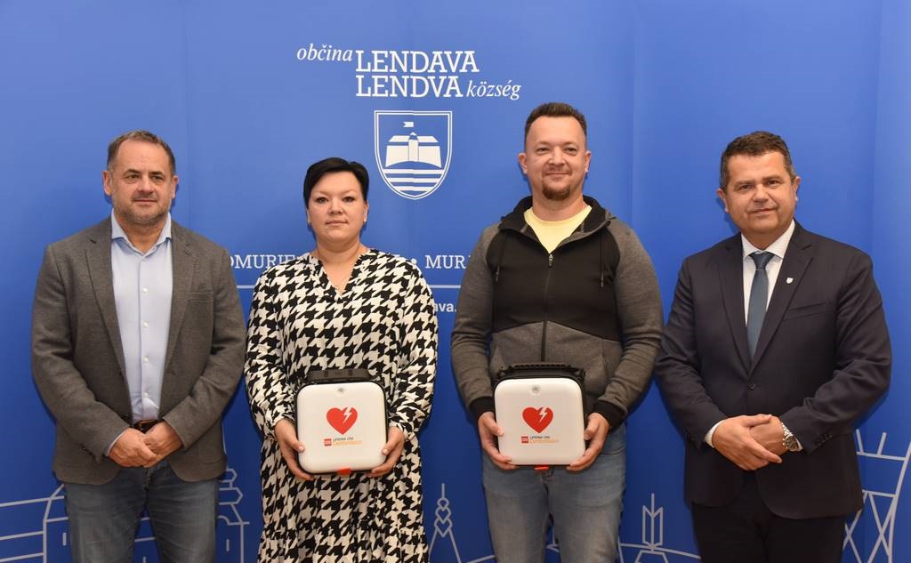 FOTO: V Radmožancih in Petišovcih odslej na voljo avtomatska eksterna defibrilatorja