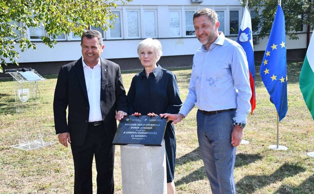 FOTO: Odkrili temeljni kamen za novo investicijo pri Zdravstvenem domu Lendava FOTO: Odkrili temeljni kamen za novo investicijo pri Zdravstvenem domu Lendava
