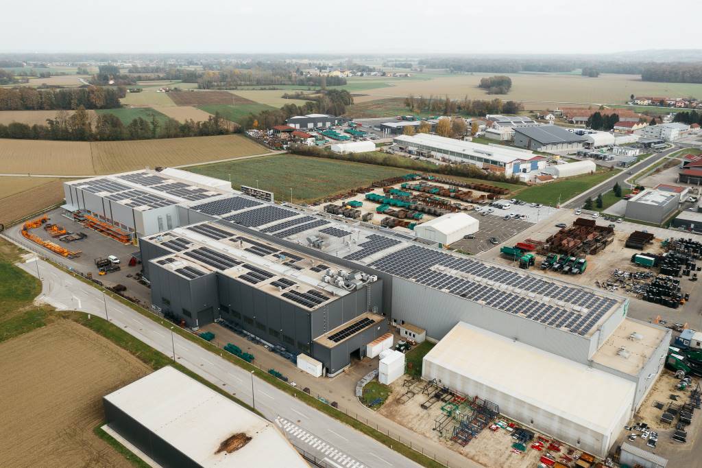 Ljutomersko podjetje Komptech, prej znano kot Farmtech, postaja osrednja proizvodna enota skupine Ljutomersko podjetje Komptech, prej znano kot Farmtech, postaja osrednja proizvodna enota skupine