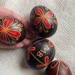 FOTO: V Dobrovniku okraševali pirhe v tehniki batik