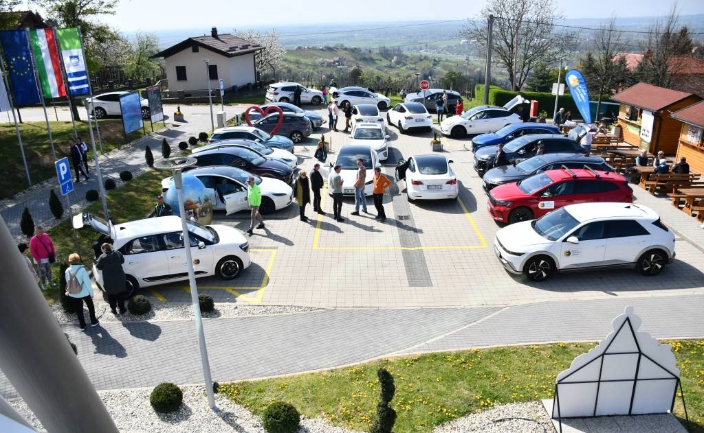 FOTO: Od Lendave do Kopra z enim polnjenjem!