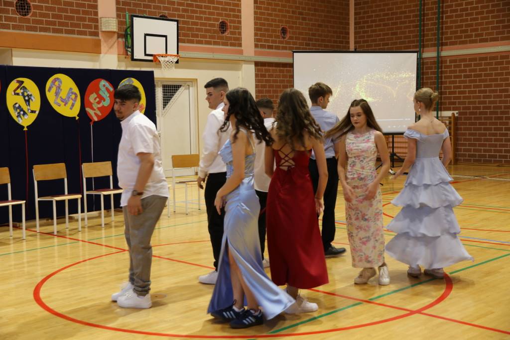 FOTO: Devetošolci so se od šolskih klopi poslovili tudi v Genterovcih FOTO: Devetošolci so se od šolskih klopi poslovili tudi v Genterovcih