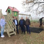 Danes se začenja Teden slovenske hrane, v petek tradicionalni slovenski zajtrk FOTO: Dvorišče vaškega doma v Gornjem Lakošu bogatejše za otroško igralo